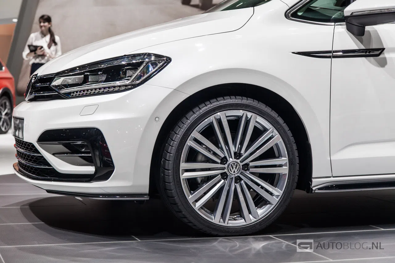 VW Touran R-Line: oogt sportief, maar schijn bedriegt