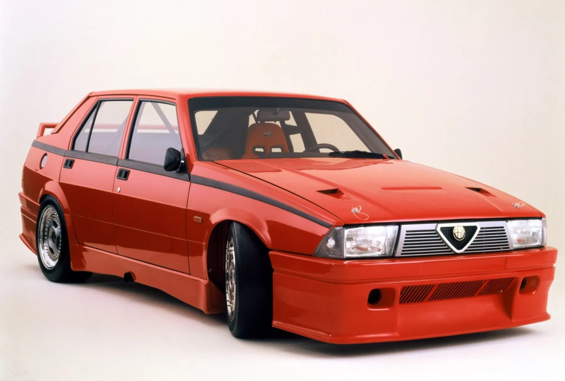 Alfa Romeo 75, youngtimer in beeld