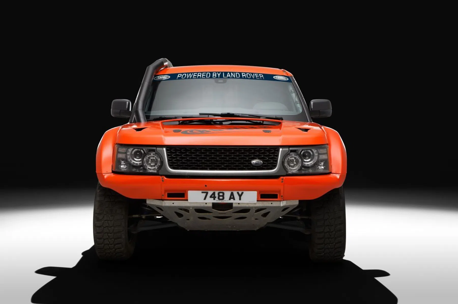 Bowler en Land Rover gaan officieel samenwerken