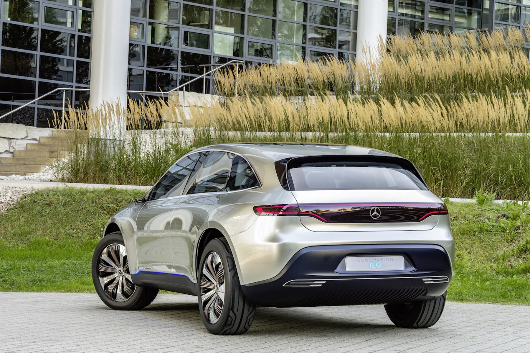 Officieel: Mercedes Generation EQ zet jou onder stroom