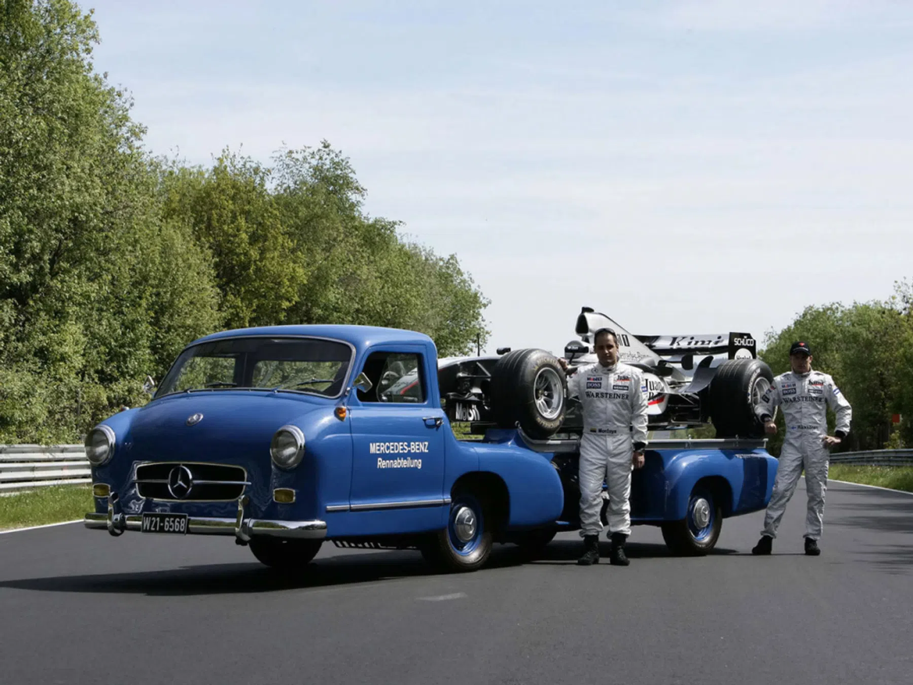 Het verhaal achter 's werelds snelste raceauto-transporter