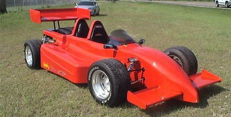 F1 of Indy racer voor op de straat