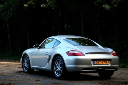 Porsche Cayman - Driekwart achter