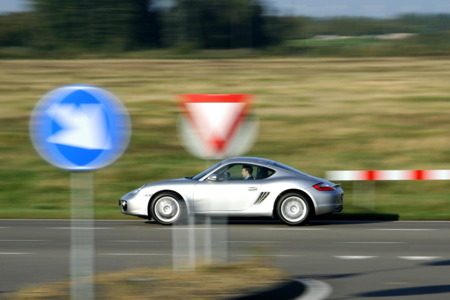 Porsche Cayman in actie