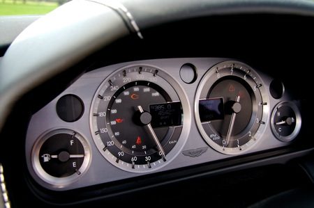 Aston Martin V8 Vantage Roadster
