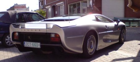 Jaguar XJ220