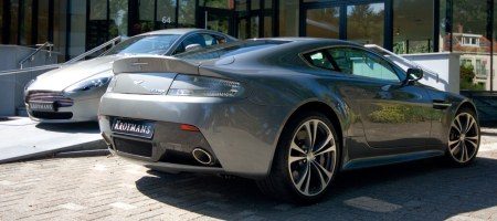 Aston Martin V12 Vantage