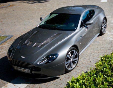 Aston Martin V12 Vantage