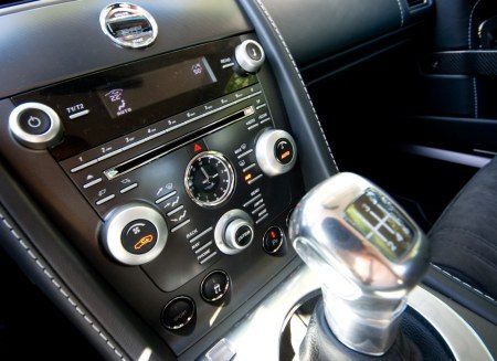 Aston Martin V12 Vantage
