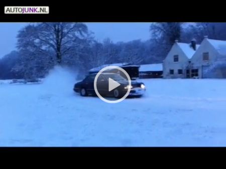 Rolls-Royce sneeuwdriften