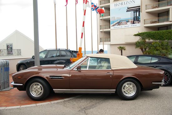Aston Martin Volante V8 Series I - Foto: Jim Appelmelk