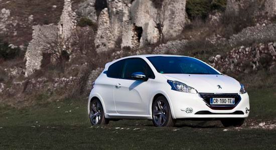 Peugeot 208 GTi: Rijtest en video