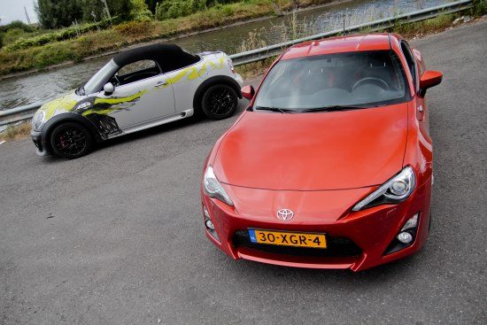 MINI Roadster versus GT86