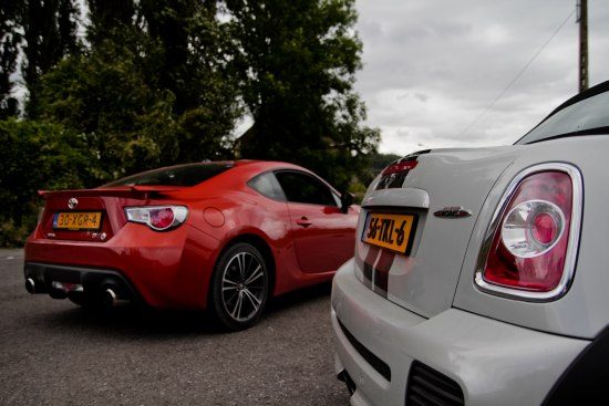 MINI Roadster versus GT86
