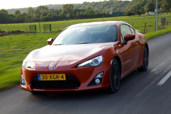 MINI Roadster versus GT86