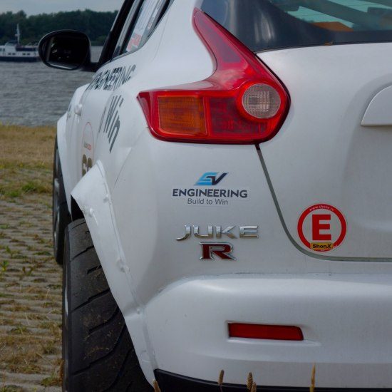 Nissan Juke R by SV Engineering