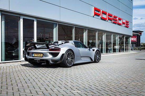 Porsche 918 Spyder Weissach Package