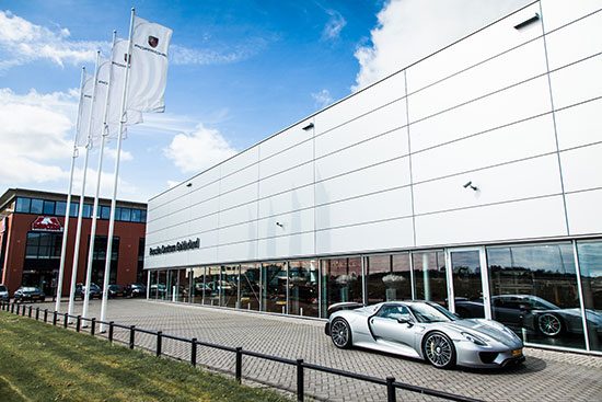 Porsche 918 Spyder Weissach Package