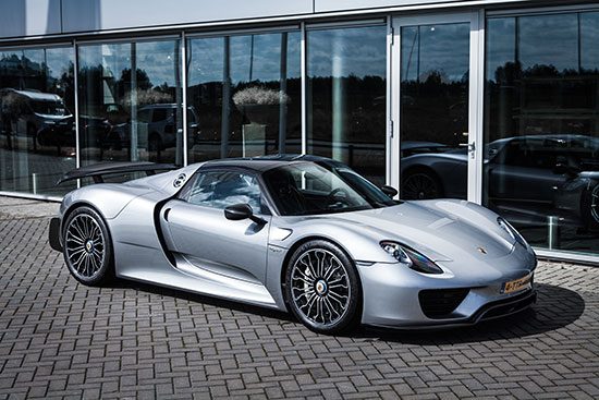 Porsche 918 Spyder Weissach Package