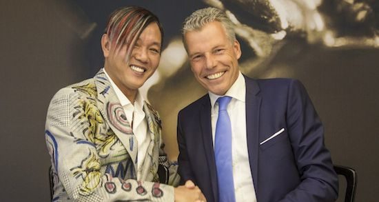 Stephen Hung (gek haar, links) en  Müller-Ötvös