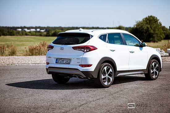 Hyundai Tucson 2015 rijtest en video