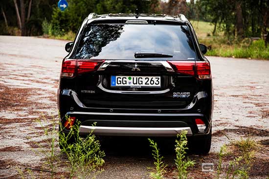 Mitsubishi Outlander PHEV 2016 review