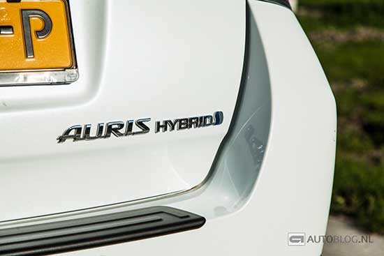 Toyota Auris Touring Sports Hybrid rijtest en video