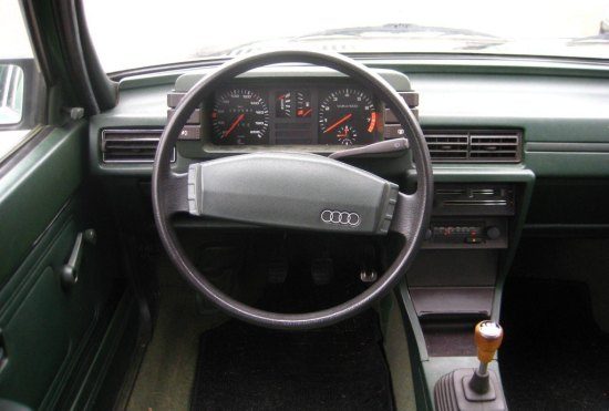 Audi 80 interieur