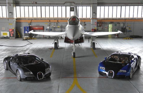Bugatti Veyron met Eurofighter Typhoon