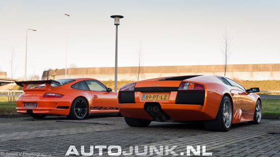 Lamborghini en Porsche in het oranje