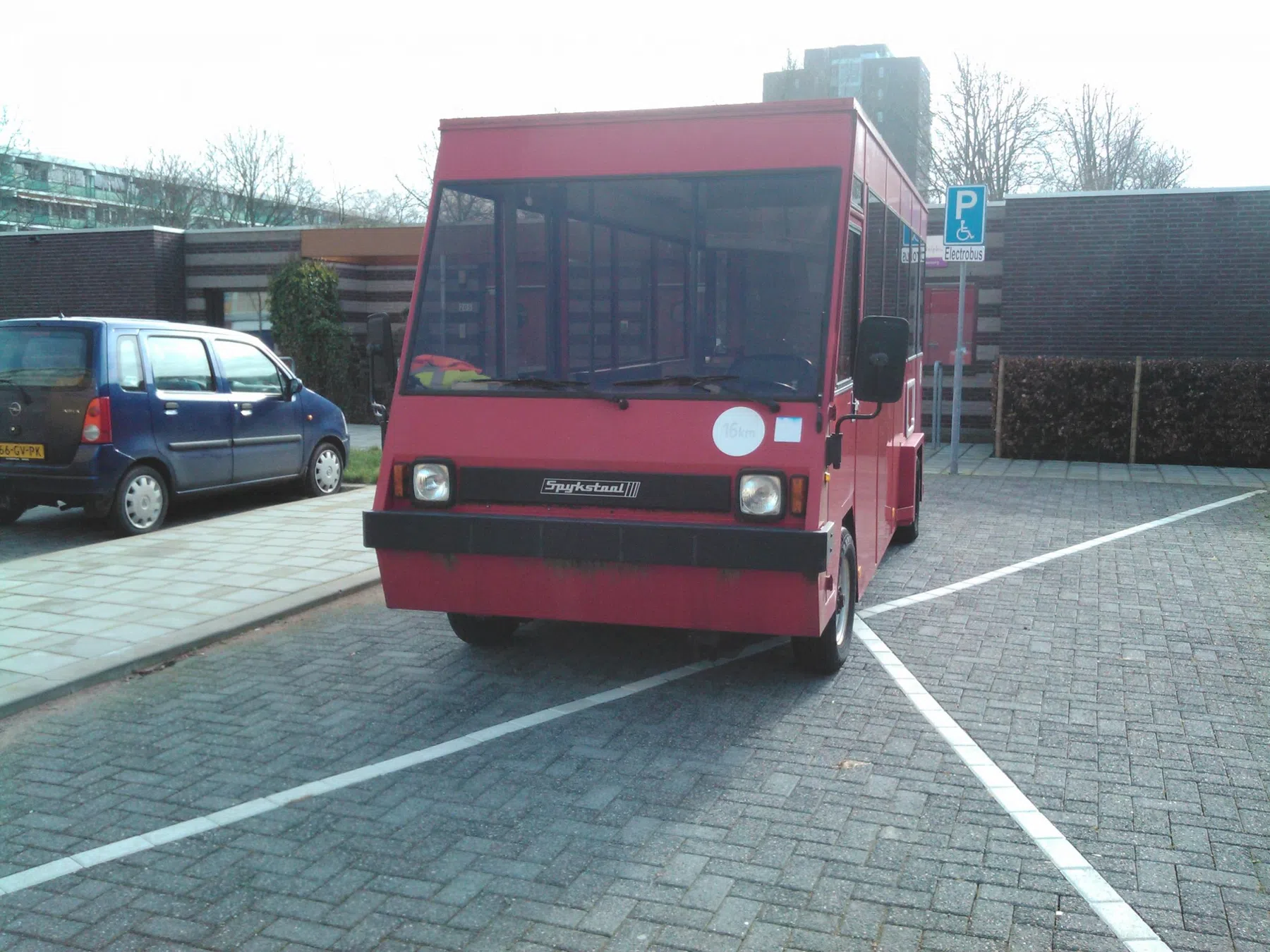 Spijkstaal invalidebus