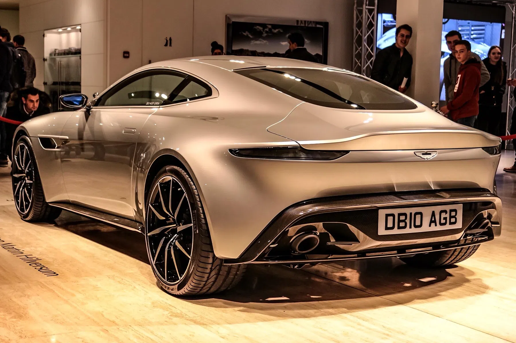 Aston Martin DB10