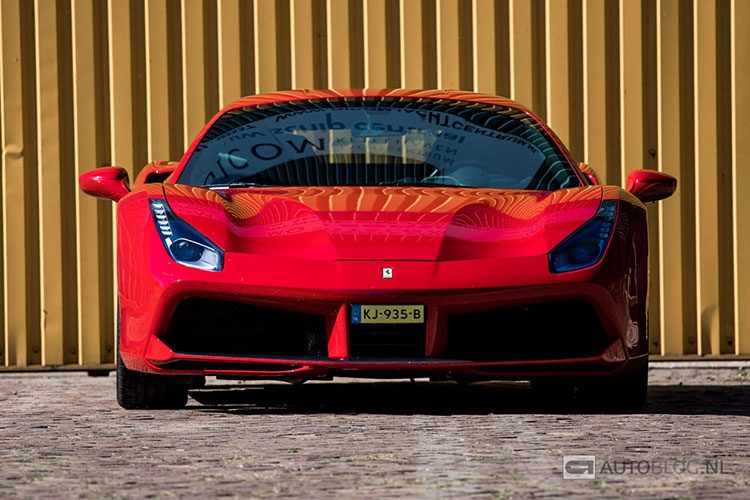Ferrari 488 GTB rijtest en video