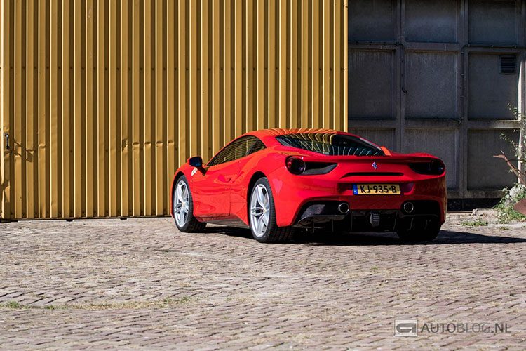 Ferrari 488 GTB rijtest en video