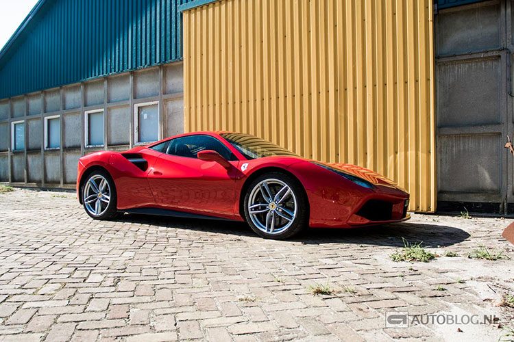 Ferrari 488 GTB rijtest en video