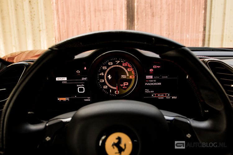Ferrari 488 GTB rijtest en video