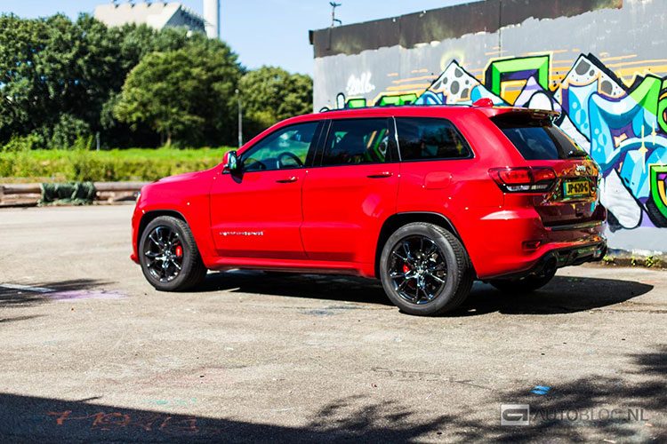 Jeep Grand Cherokee SRT rijtest en video