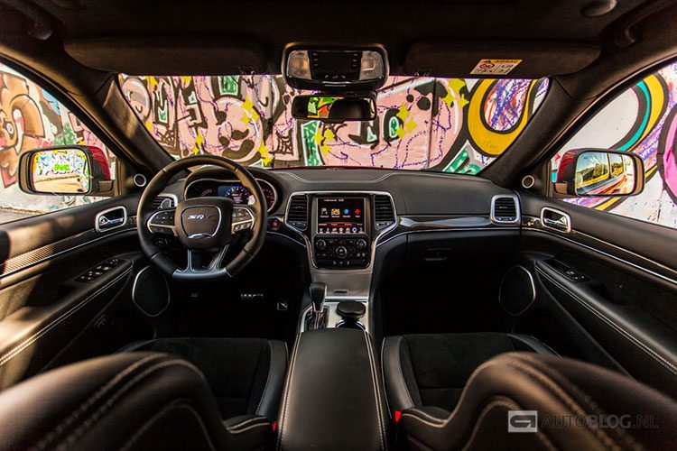 Jeep Grand Cherokee SRT rijtest en video