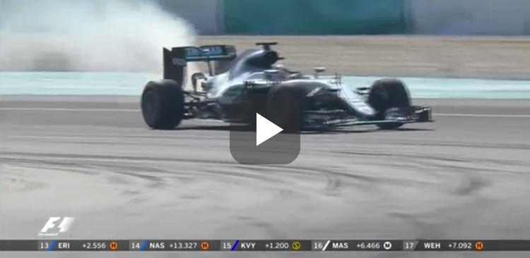Lewis Hamltin is stuk