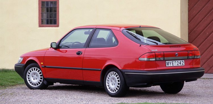 Deze 10 auto's waren de redding voor hun makers
