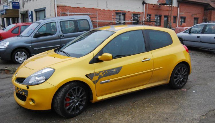 Clio Renault F1 Team R27