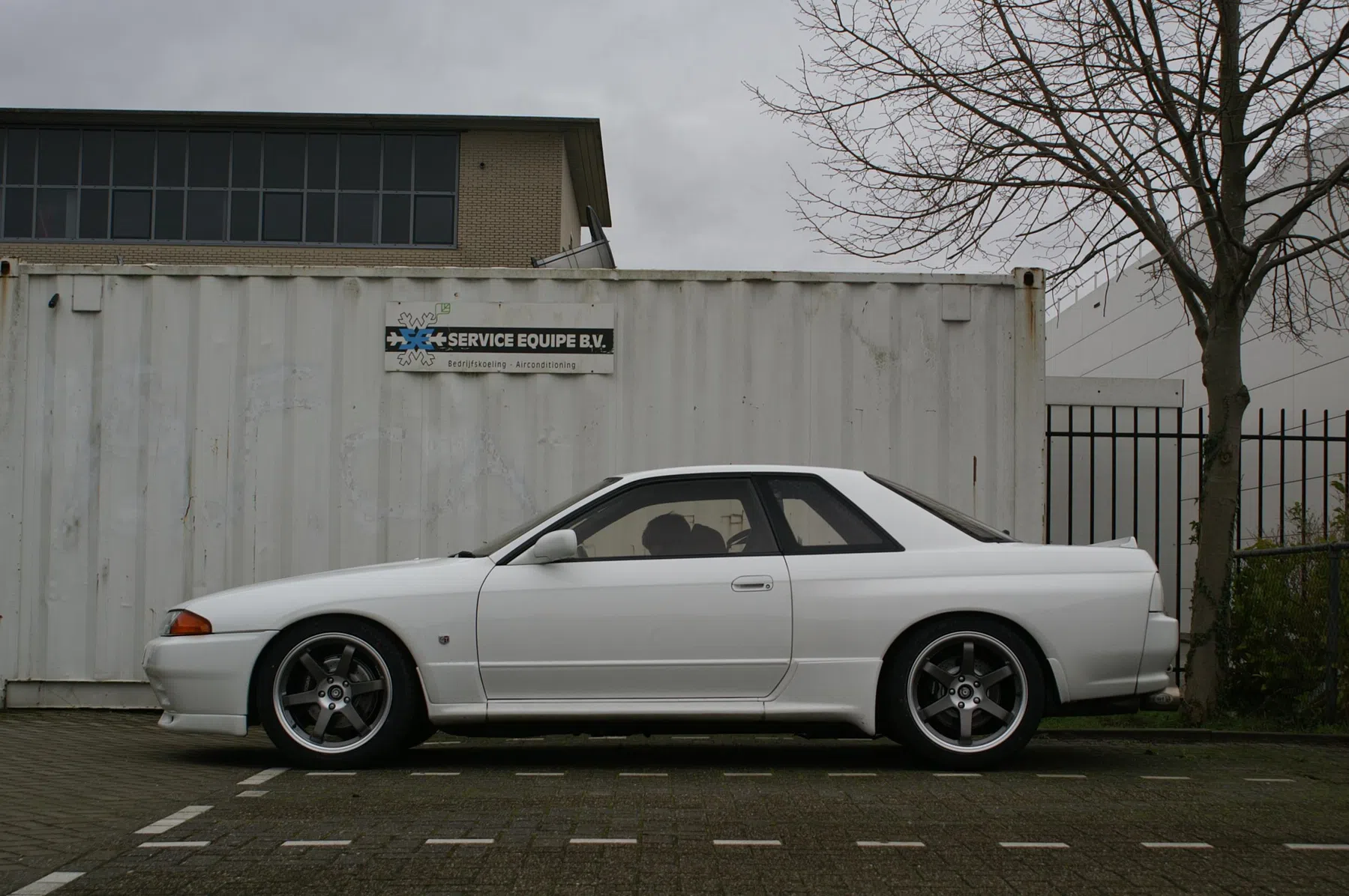 Skyline R32