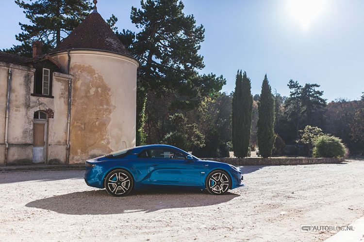 Alpine A110 rijtest en video