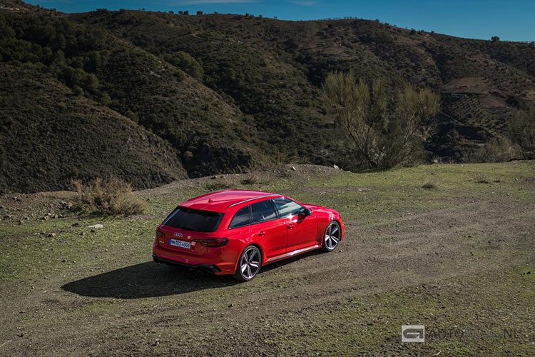 Audi RS 4 B9 2018 rijtest en video