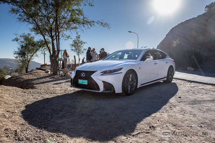 Lexus LS 500h rijtest en video