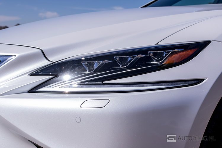 Lexus LS 500h rijtest en video