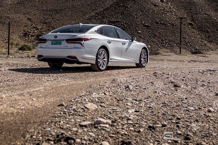 Lexus LS 500h rijtest en video