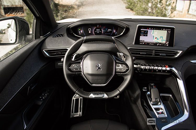 Peugeot 5008 2017 rijtest en video