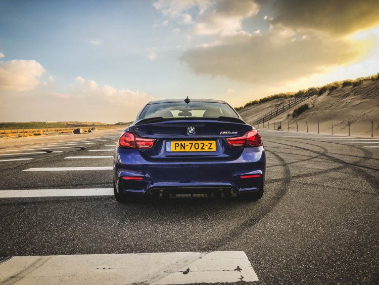 BMW M4 CS