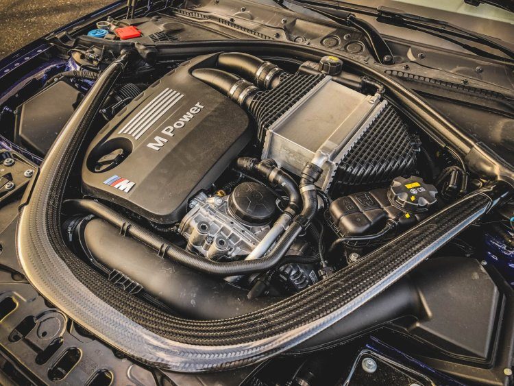BMW M4 CS